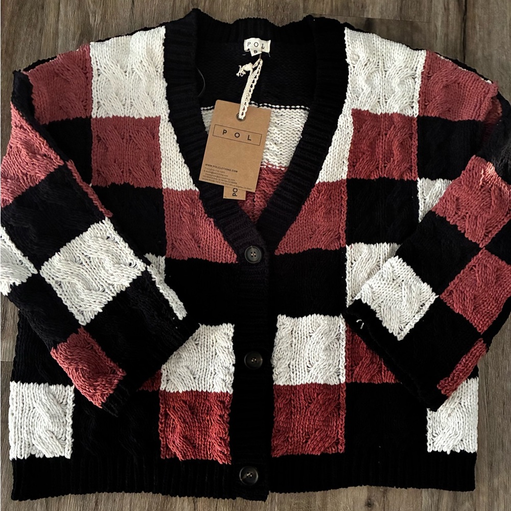 POL Black White and Warm Coral Cable Knit 3/4 Sleeve Sweater. Small.
